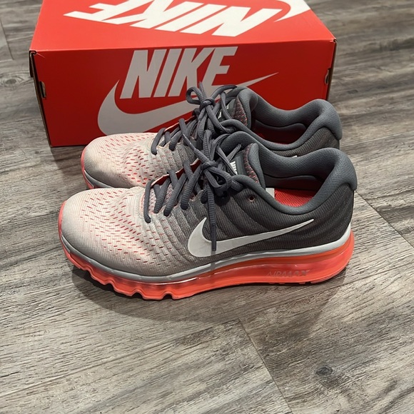 Nike Air Max 2017 849560-007 Gray/Pink/White Running Shoes Sneakers JDJ673 7.5 - Picture 3 of 13